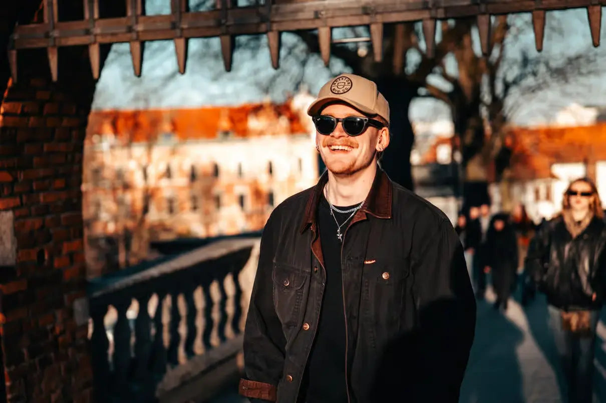 Krakow History Walking Tour with Twist: Drink & Polish Snack