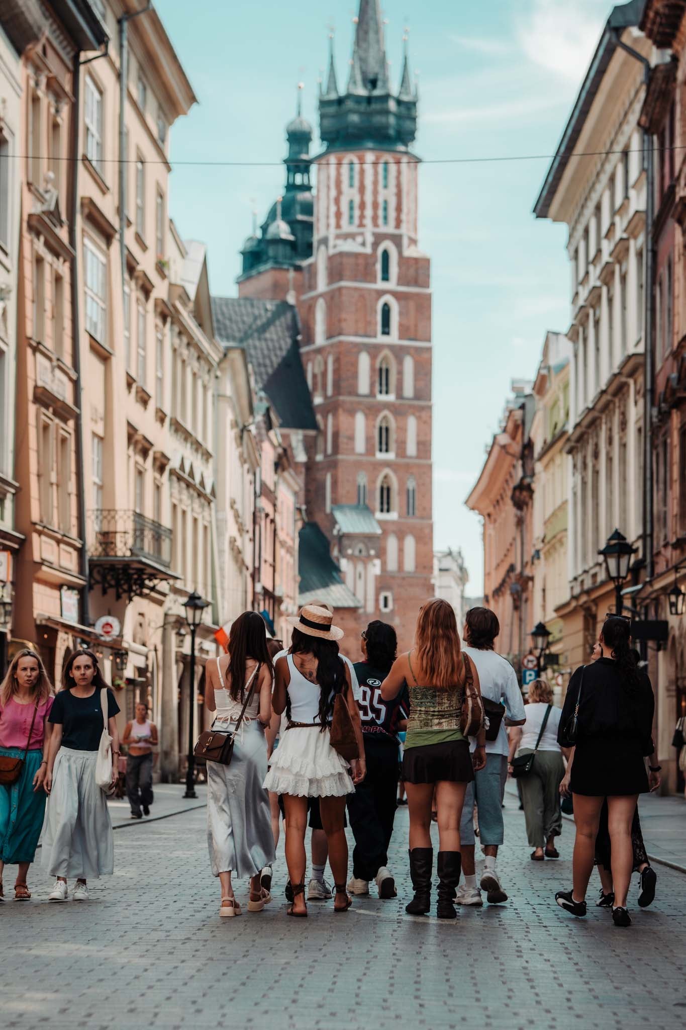 Krakow History Walking Tour with Twist: Drink & Polish Snack