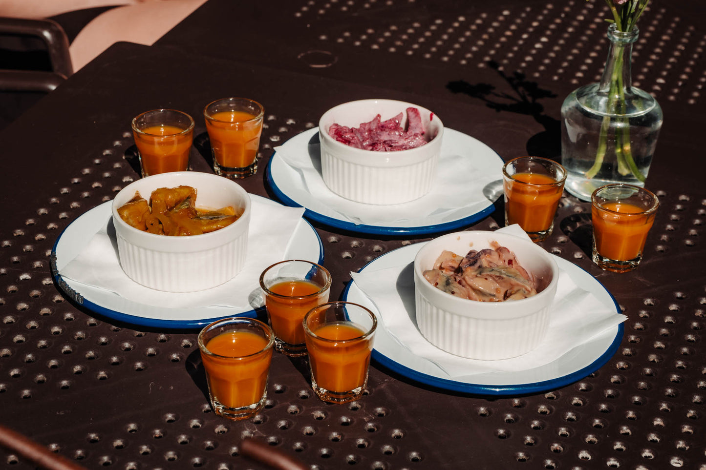 Krakow History Walking Tour with Twist: Drink & Polish Snack