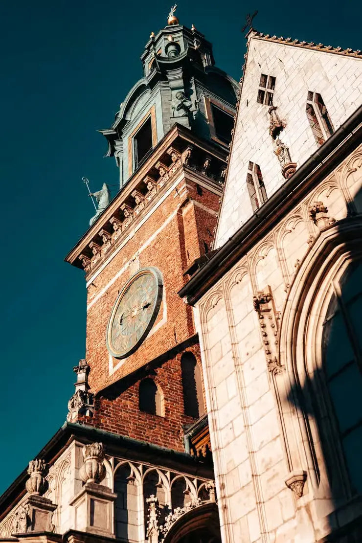 Krakow History Walking Tour with Twist: Drink & Polish Snack